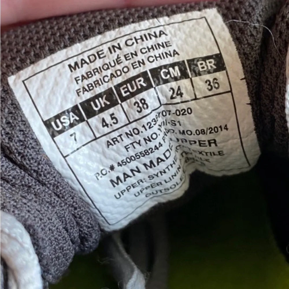 Under Armour Women's Gray White‎ Micro G Renegade Running Shoes Size 7